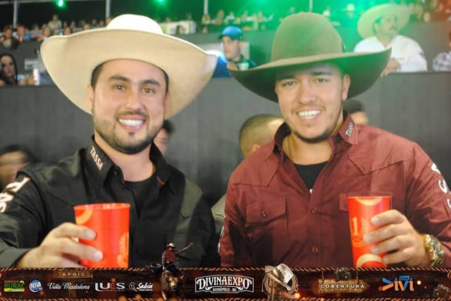 Foto 5 de 6 — Zé Neto & Cristiano na Divina Expo 2019